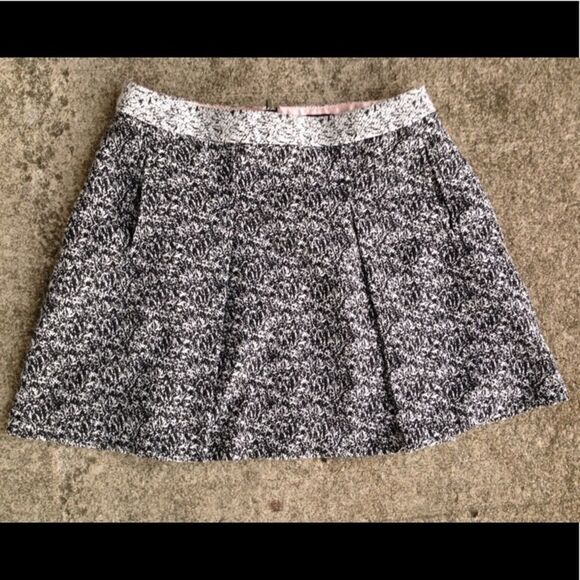 NWT Banana Republic pleat & flare skirt. Sz 8 - Picture 1 of 2